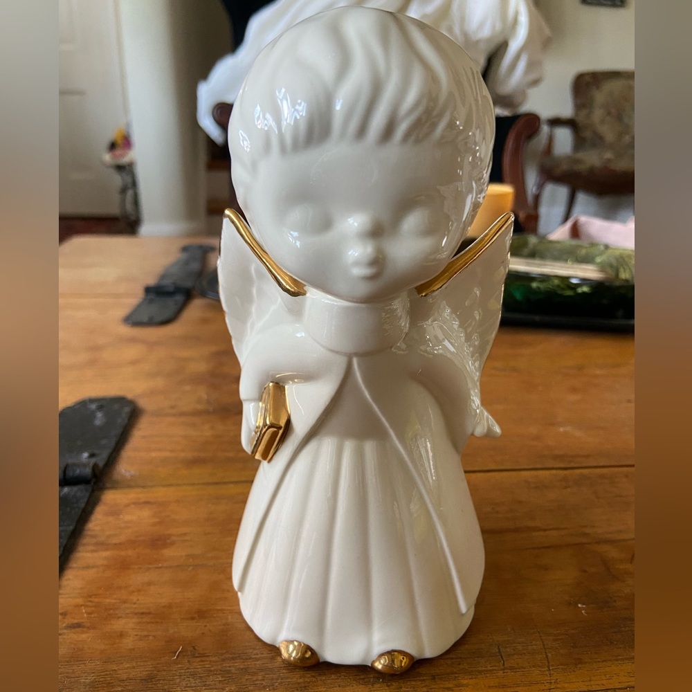 1970’s Porcelain Kissing Angel Figurine